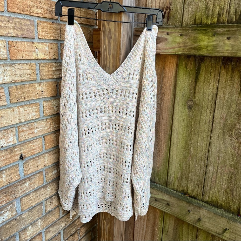 POL Women's Cream/Multicolor Oversied Knit V-Neck Sweater